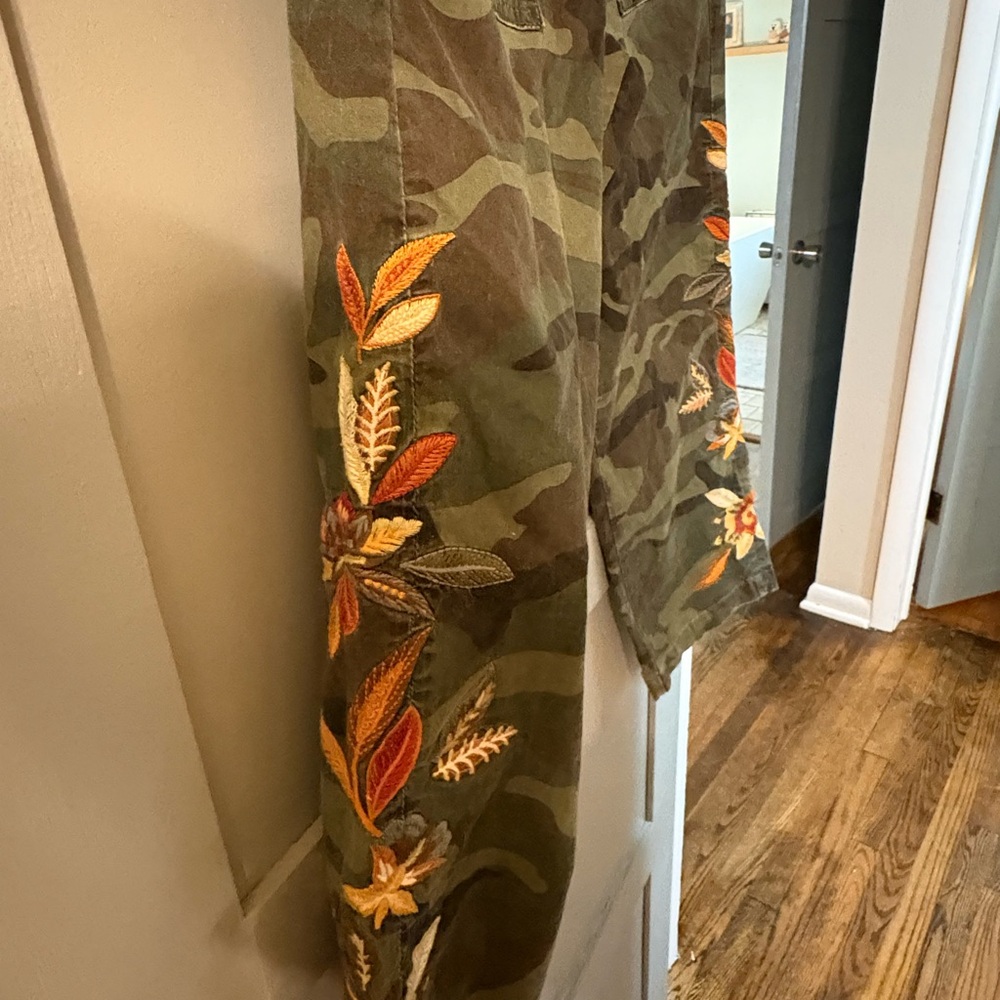Driftwood Camouflage Embroidered Pants